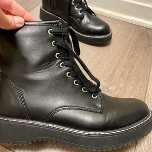 Madden Girl women’s Kurrt ankle boots